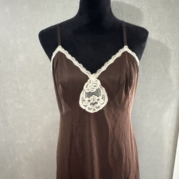 Vanity Fair Other - Vintage Vanity Fair Full Slip 36 Brown Nylon Ivory Lace Applique Lingerie